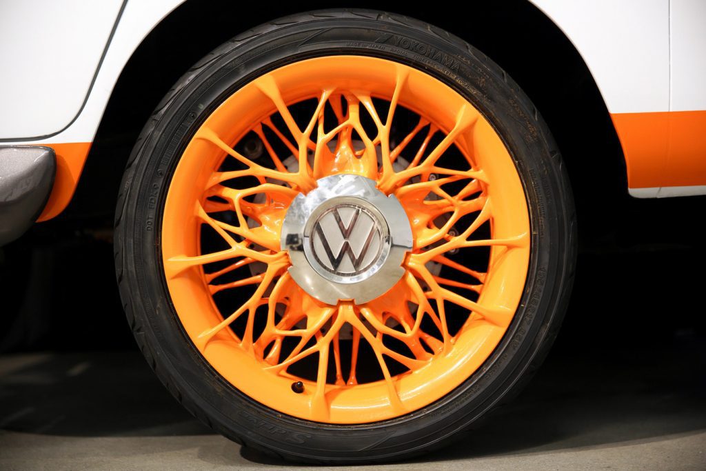 llanta volkswagen type 20 de color naranja