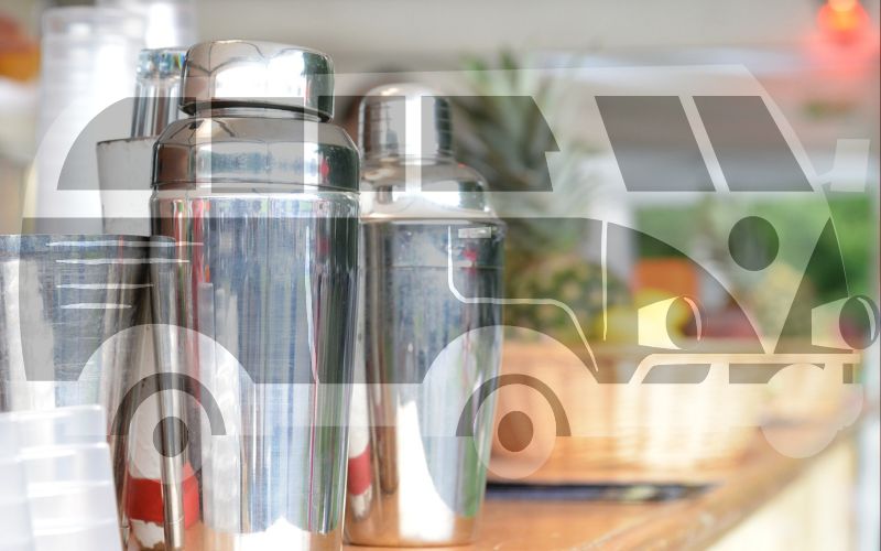 Lee más sobre el artículo ¿Cómo preparar cócteles en una autocaravana?